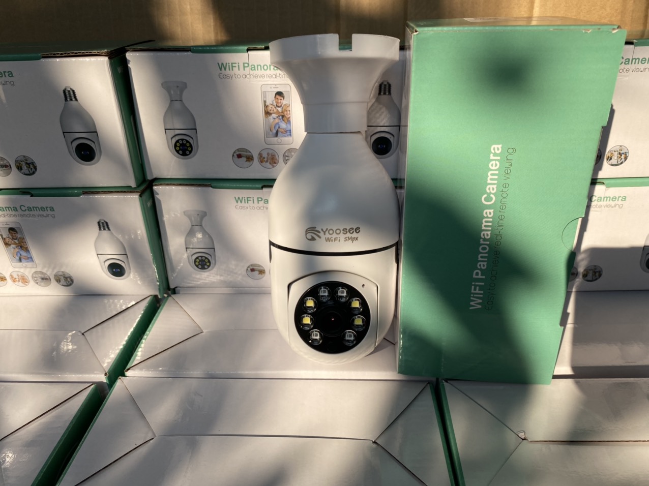 Camera Yoosee 8Led Mẫu Mới - Full HD 1080P - Xem Đêm Có Màu, Kèm Thẻ Nhớ -Hàng nhập khẩu