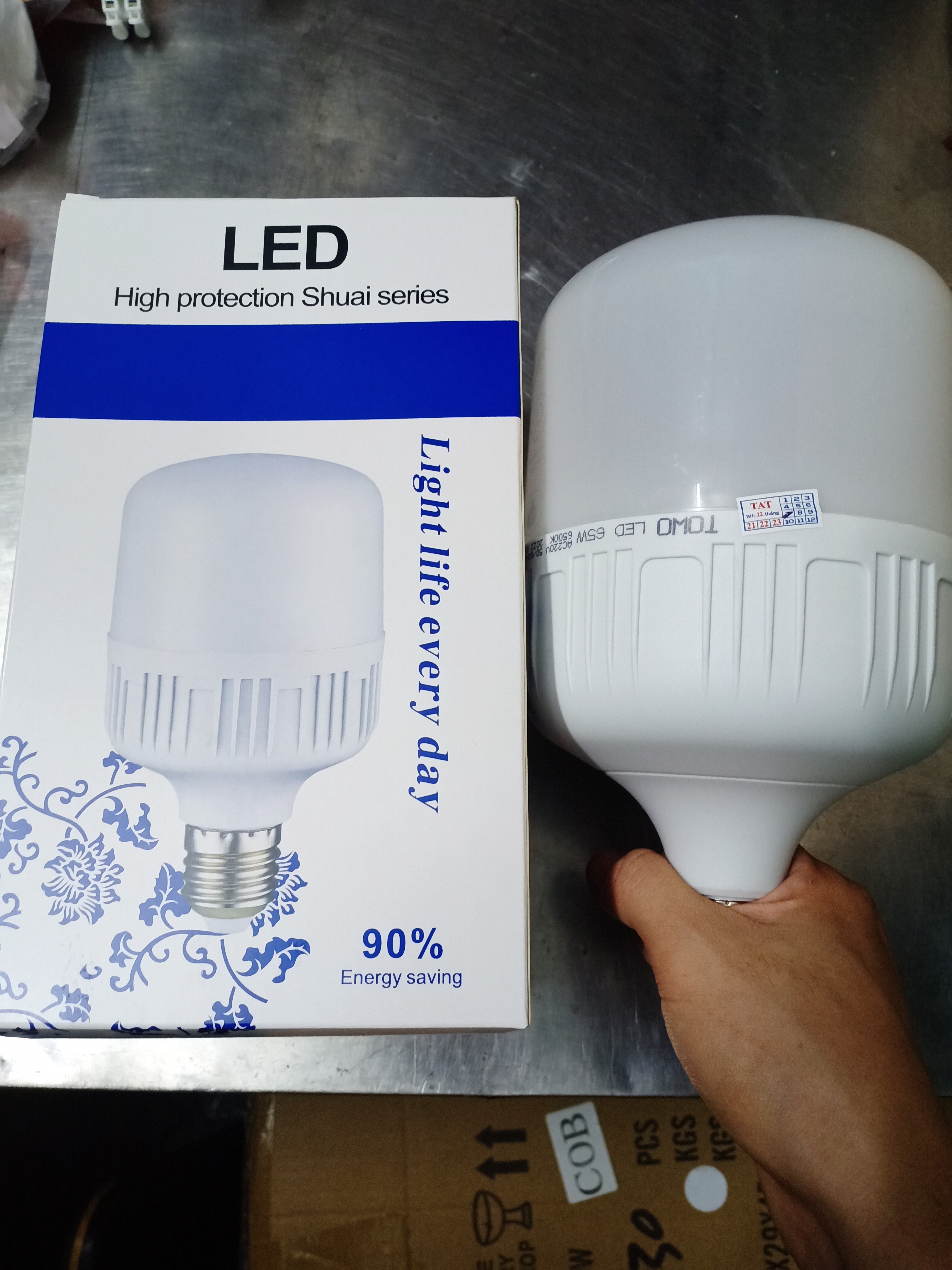 Bóng đèn led 65w đường kính 13.5cm siêu sáng có tản nhiệt nhôm