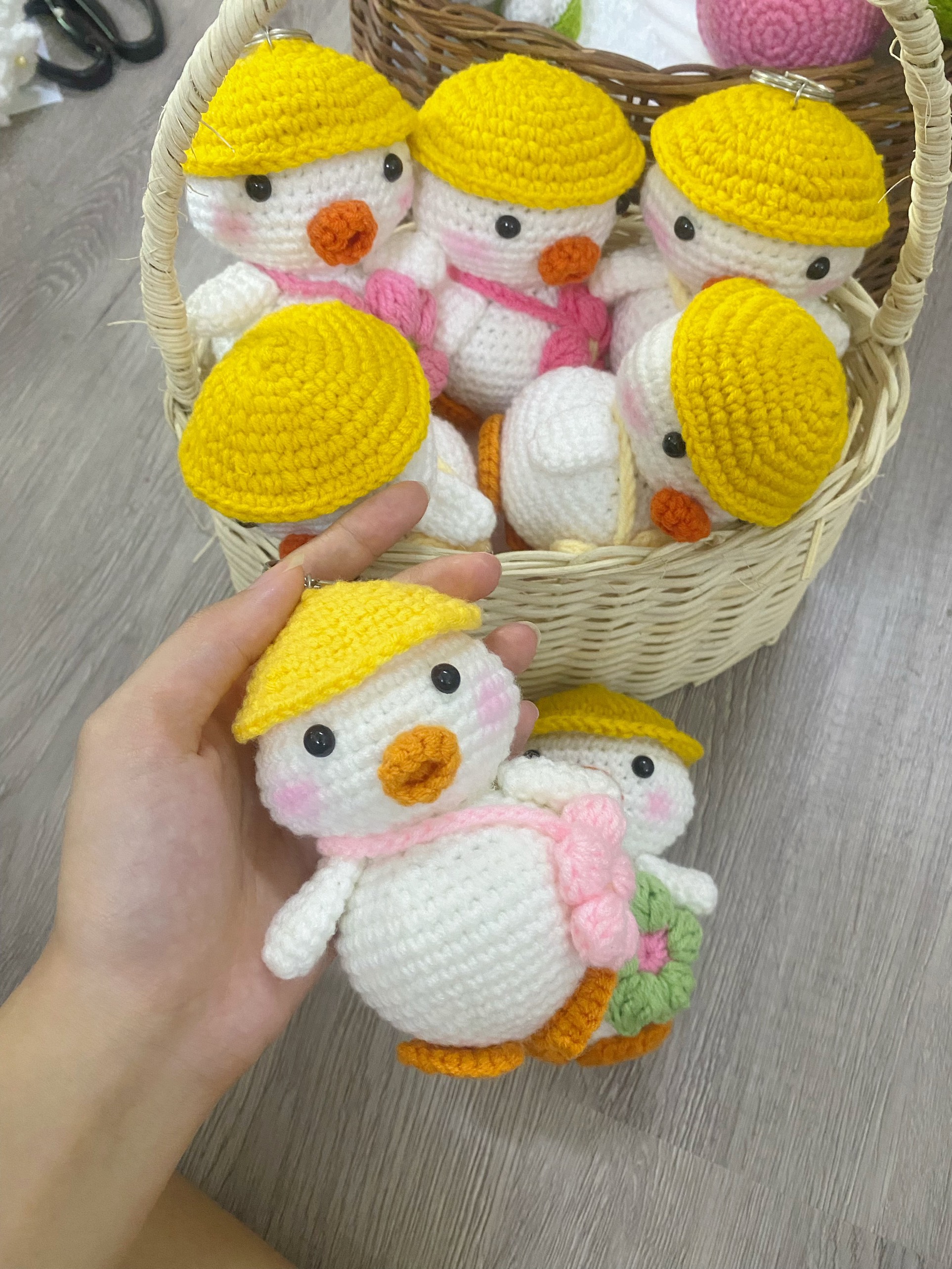 Móc chìa khóa len móc thủ công handmade hình vịt đeo túi dễ thương Hucii