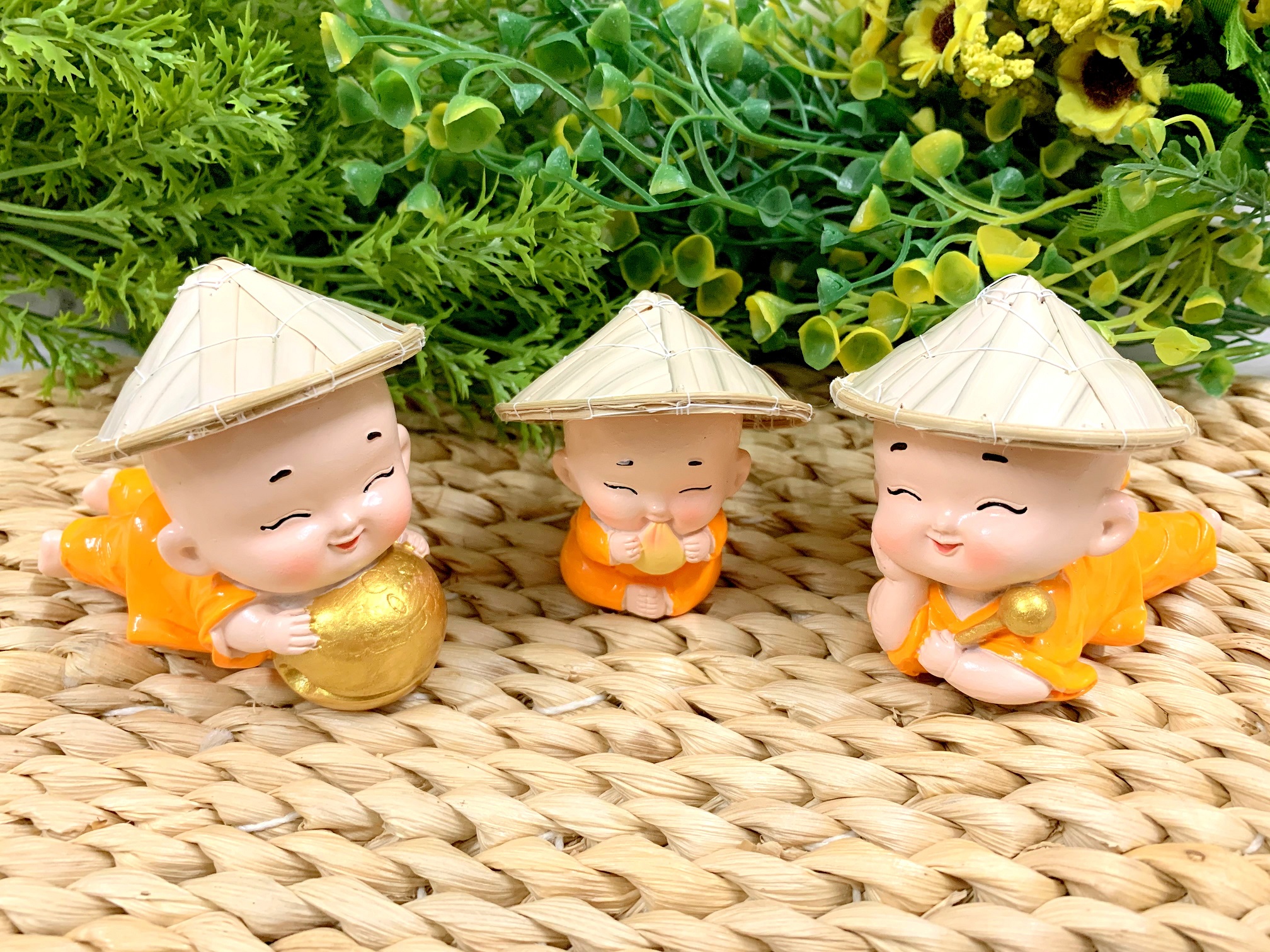 Tượng Tiên Đồng đội nón lá Việt Nam