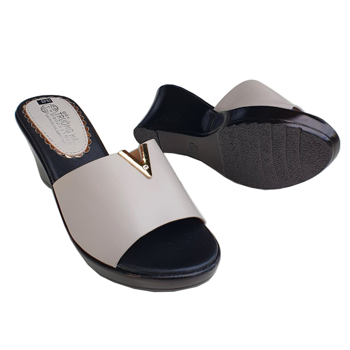Dép nữ đế xuồng 7cm quai ngang Trường Hải màu kem da mềm mại DN279