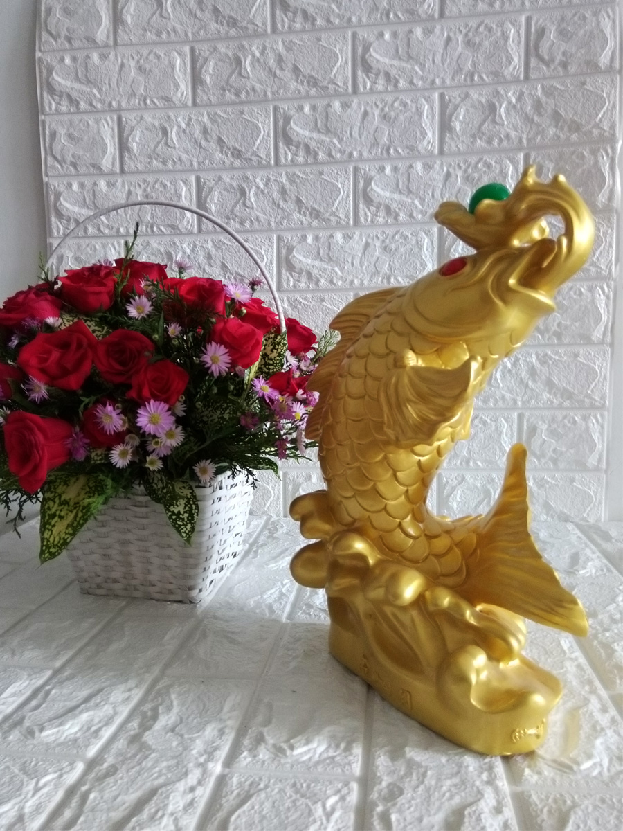 Cá chép vàng nhả Ngọc Châu phong thủy đại cát - CCVD34