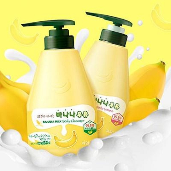 Sữa tắm thảo dược sữa và tinh chất chuối Welcos banana milk body cleanser 560g