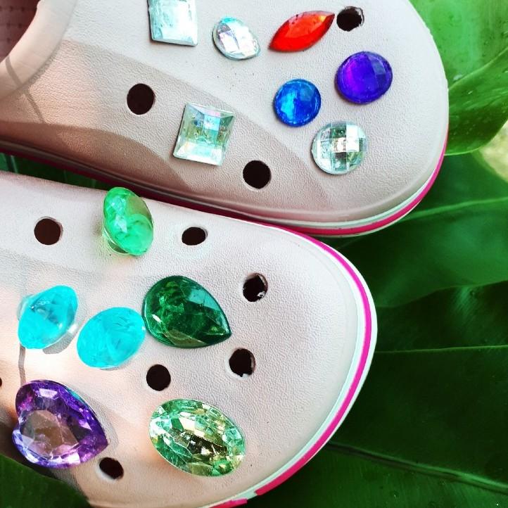 STICKER / JiBITZ GẮN DÉP CROC hình dạng mô hình giả Viên K.IM C.ƯƠNG