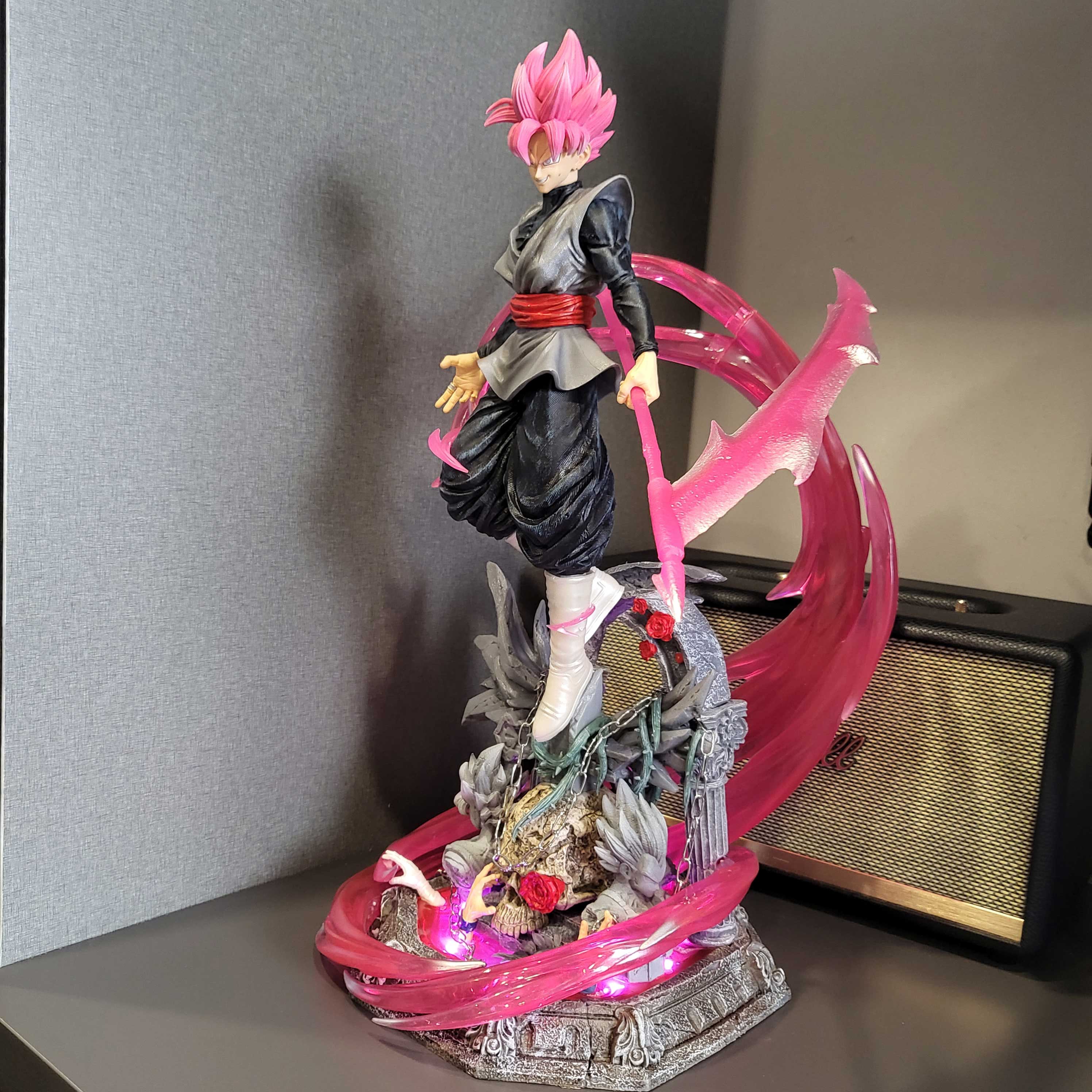 Mô hình Black Goku Rose 2 đầu 48 cm có LED (usb độc quyền) - Dragon Ball