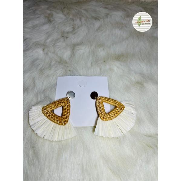 Bông tai thả tua rua màu trắng Tiệm nhà Sakj