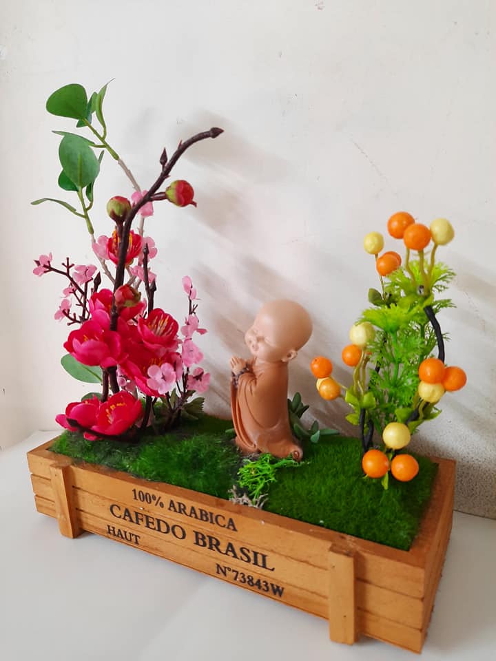 TIỂU CẢNH HOA VÀ CHÚ TIỂU TRONG VƯỜN ĐÀO