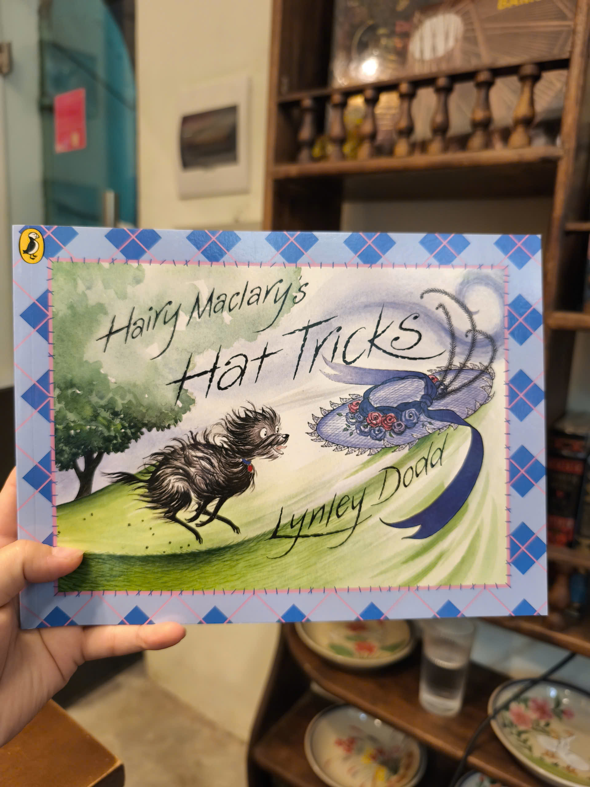 Sách - Hairy Maclary's Hat Tricks by Lynley Dodd - Sách thiếu nhi tiếng anh