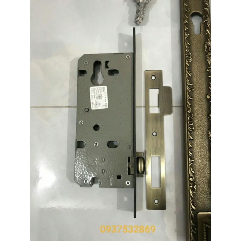 Tay nắm cửa gỗ đồng thau nguyên khối