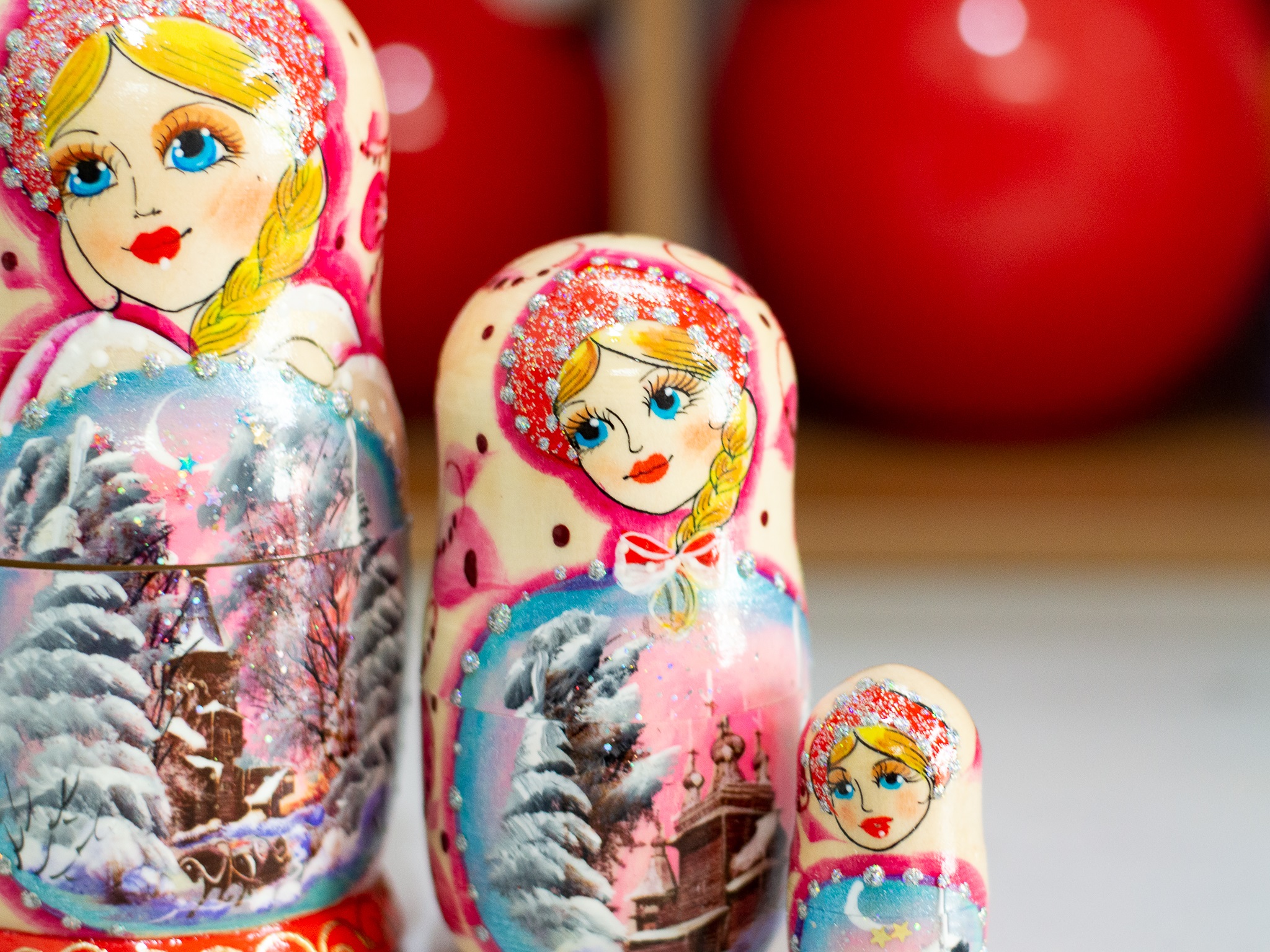 BỘ BÚP BÊ NGA MATRYOSHKA 5 LỚP SIZE 15CM HOA VĂN &quot;PHONG CẢNH MÙA ĐÔNG&quot; MÀU HỒNG