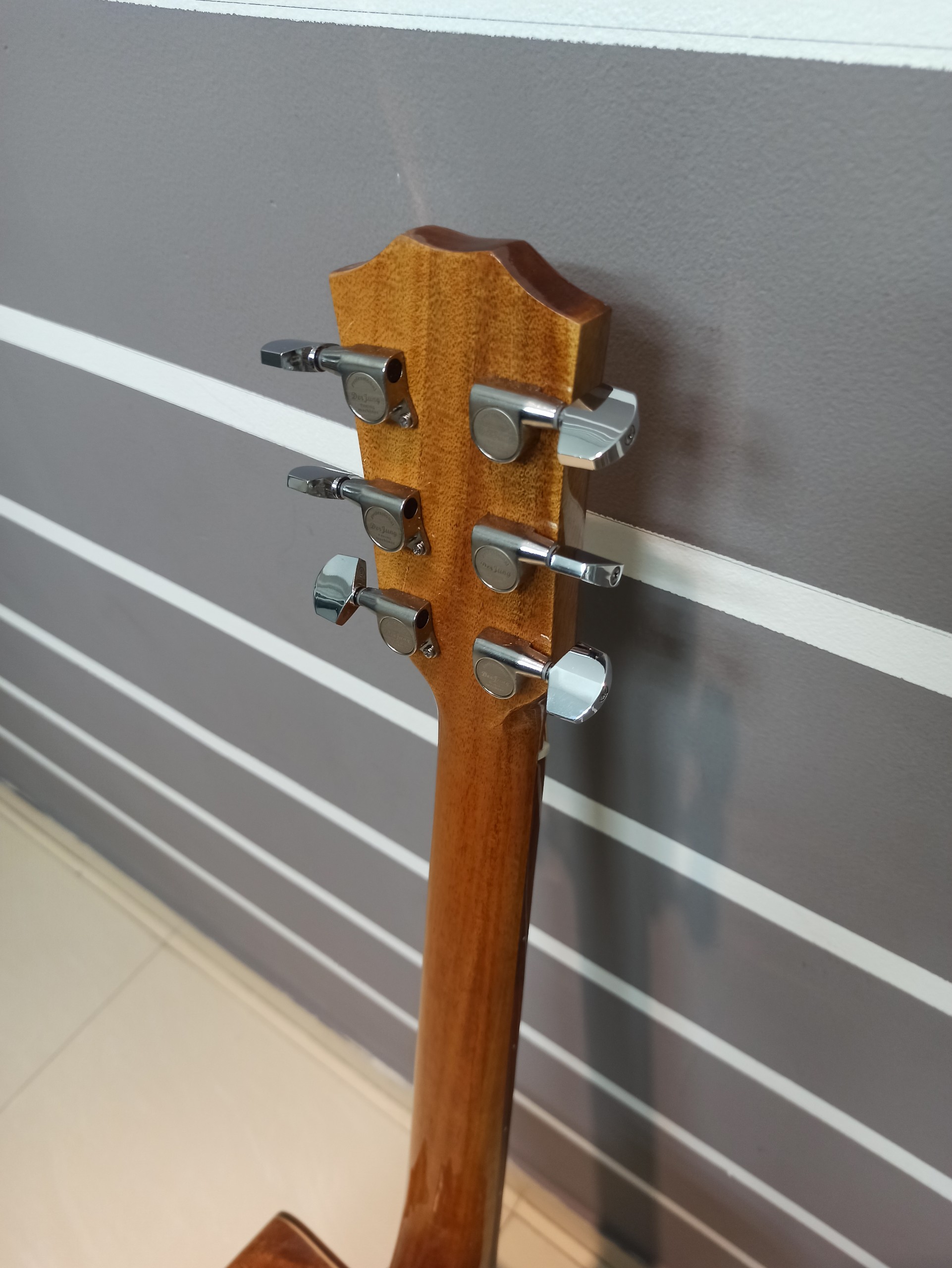 Đàn Guitar Dây Sắt MĐ 714  ( Full Gỗ Điệp ,kèm  bao da ,capo xin ,pick )