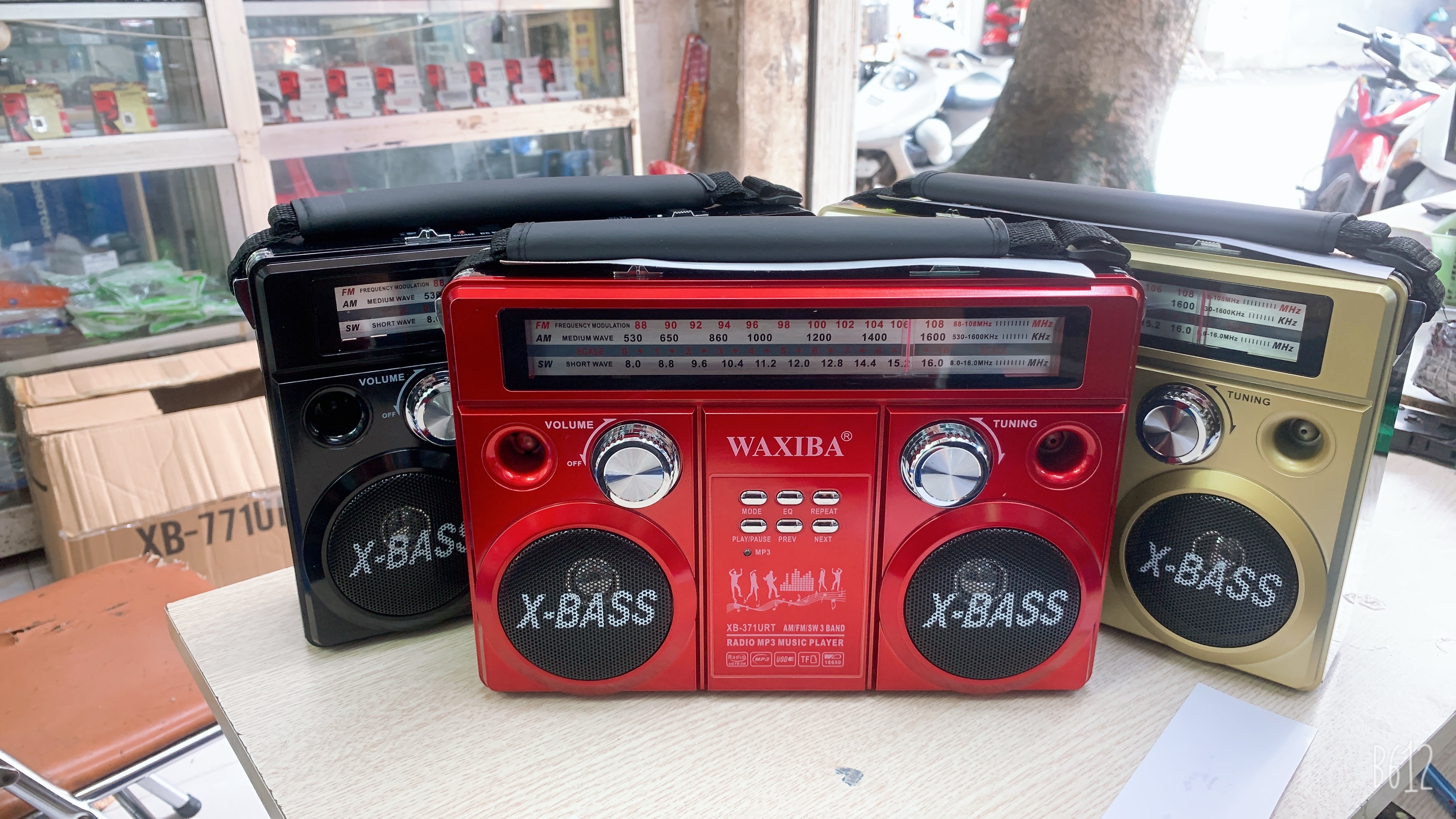 ĐÀI RADIO X-BASS- 372URT BẮT SÓNG FM/AM/SW KHỎE – NGHE NHẠC TỪ USB THẺ NHỚ – LOA EXTRA BASS STEREO