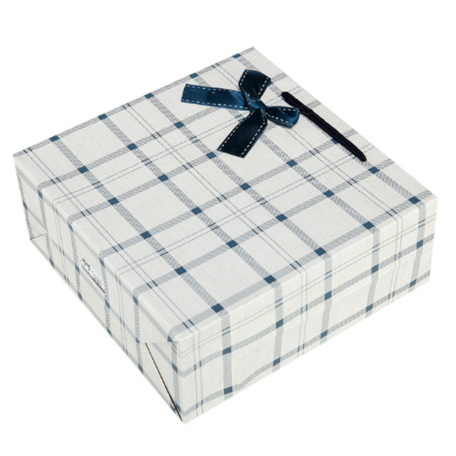Túi giấy đựng quà caro Túi giấy đựng quà caro