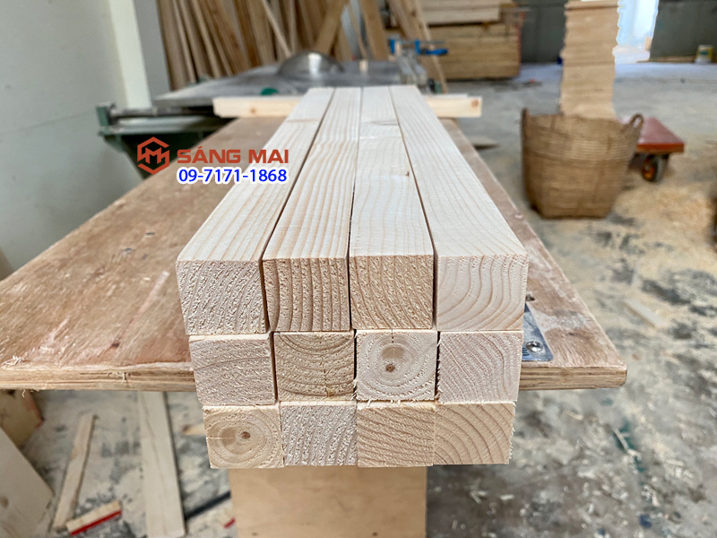 Thanh gỗ thông vuông 2,5cm x 2,5cm x dài 50cm + láng mịn 4 mặt