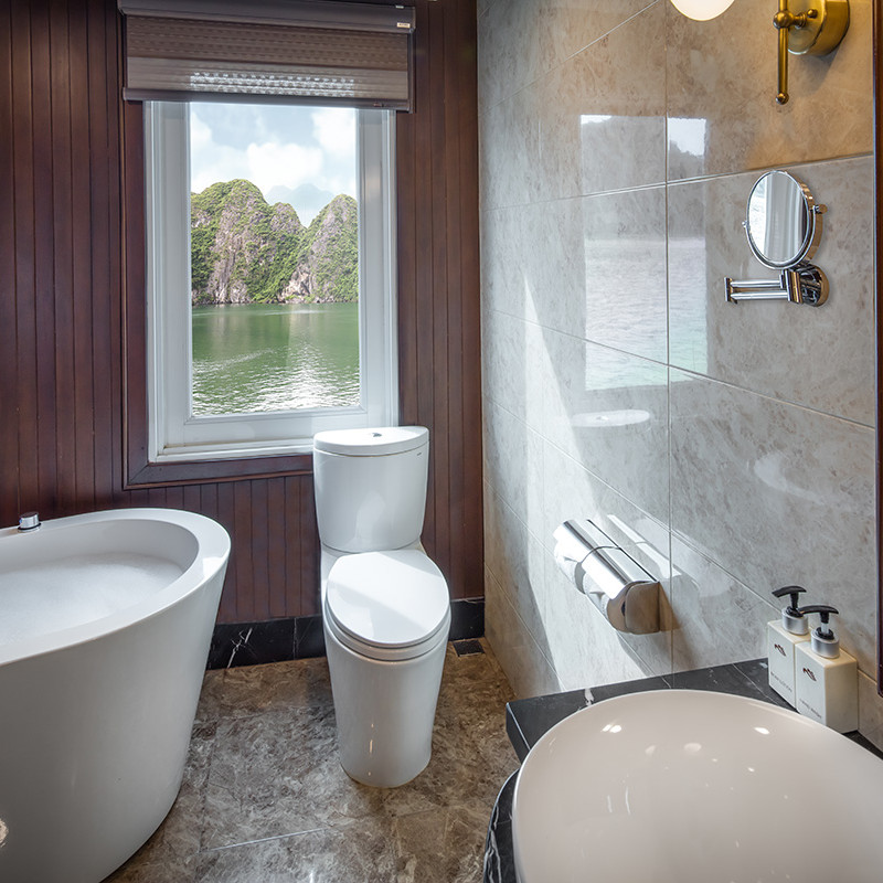 Du Thuyền 5 Sao Paradise Elegance, Hạng Phòng Deluxe Balcony