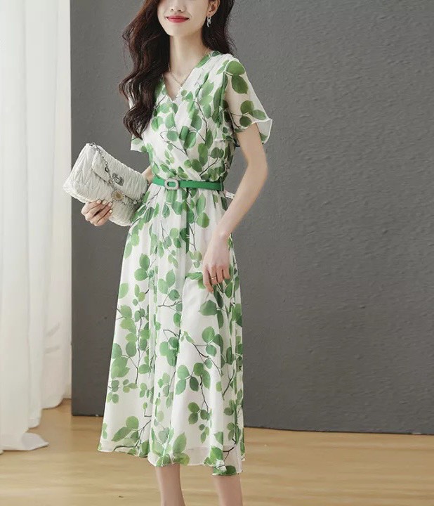Đầm voal tơ dệt hoa tiết xinh