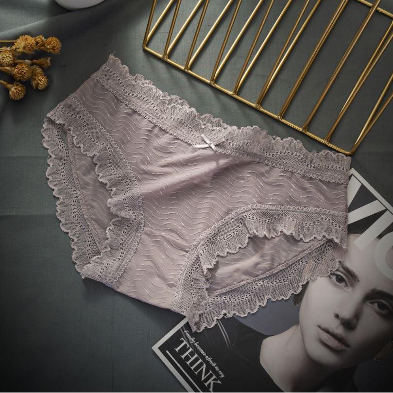 Quần Lót Băng Lụa Viền Ren Siêu Mềm P343