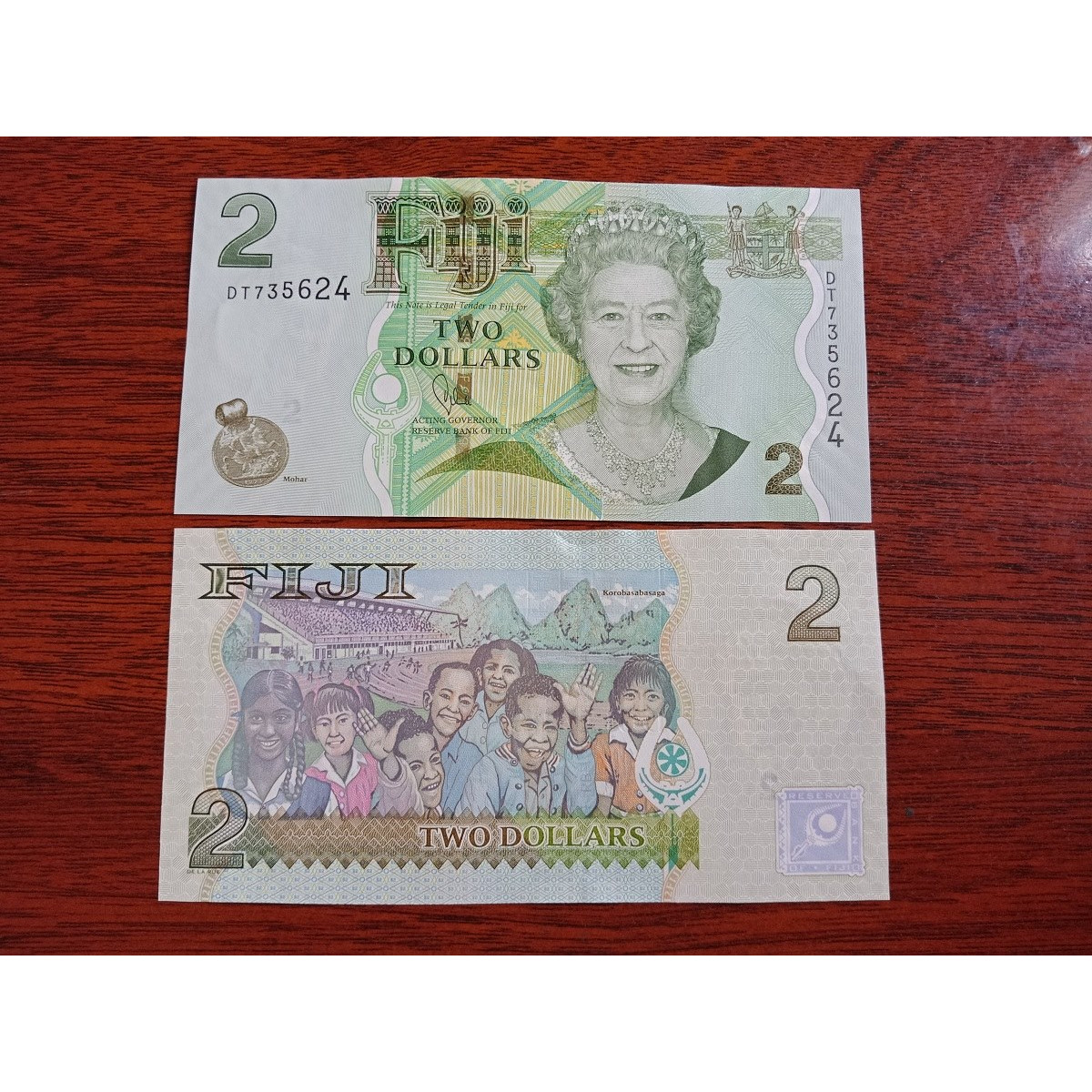 Tiền đảo quốc Fiji 2 Dollar chân dung nữ hoàng Elizabeth II xưa , mới 100% - tặng kèm bao lì xì