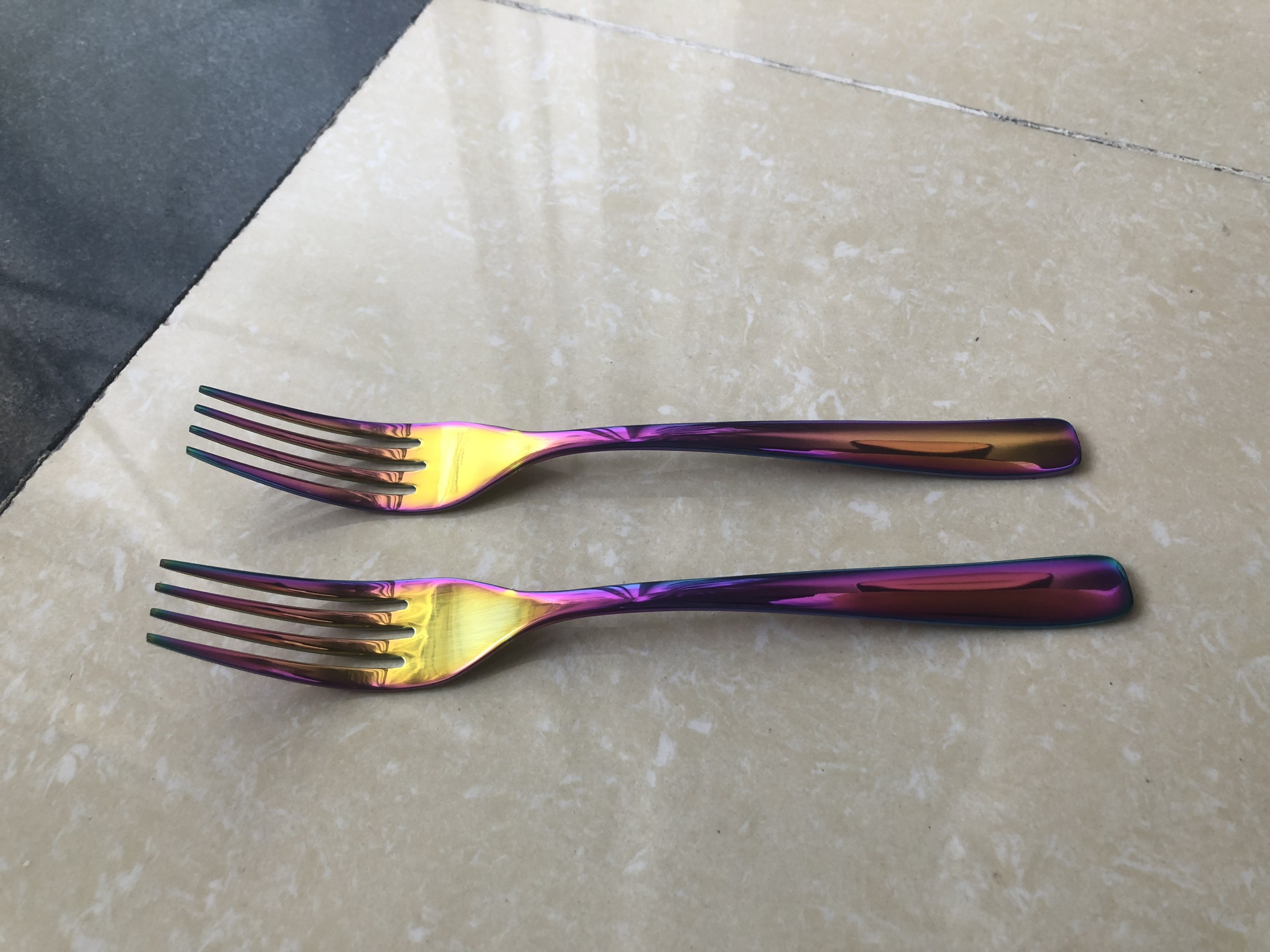 Dĩa inox ,Nĩa inox 304 ăn bít tết cao cấp, sang trọng, tinh tế cầu vòng màu sắc