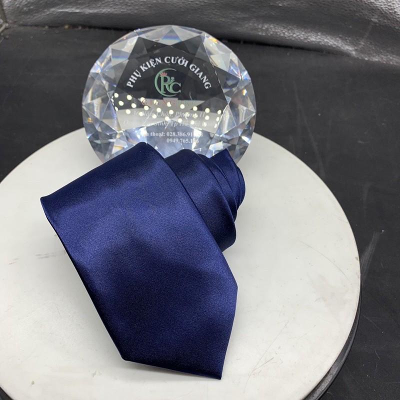 Cà vạt nam trung niên 8cm chất liệu phi bóng giangpkc
