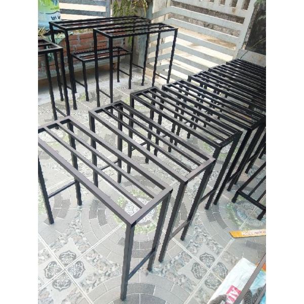 Kệ kê chậu cảnh,hoa. Dài 60cm. Rộng 20cm. Cao 60cm. Hộp thép 20mmx20mm. 2 nan phụ