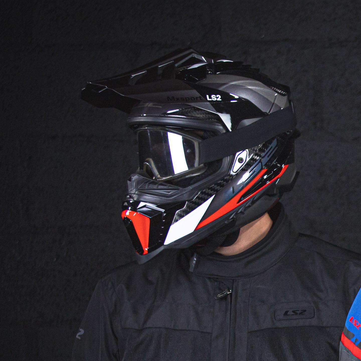 MŨ BẢO HIỂM CÀO CÀO DUAL SPORT LS2 MX701 EXPLORER CARBON - GARA20