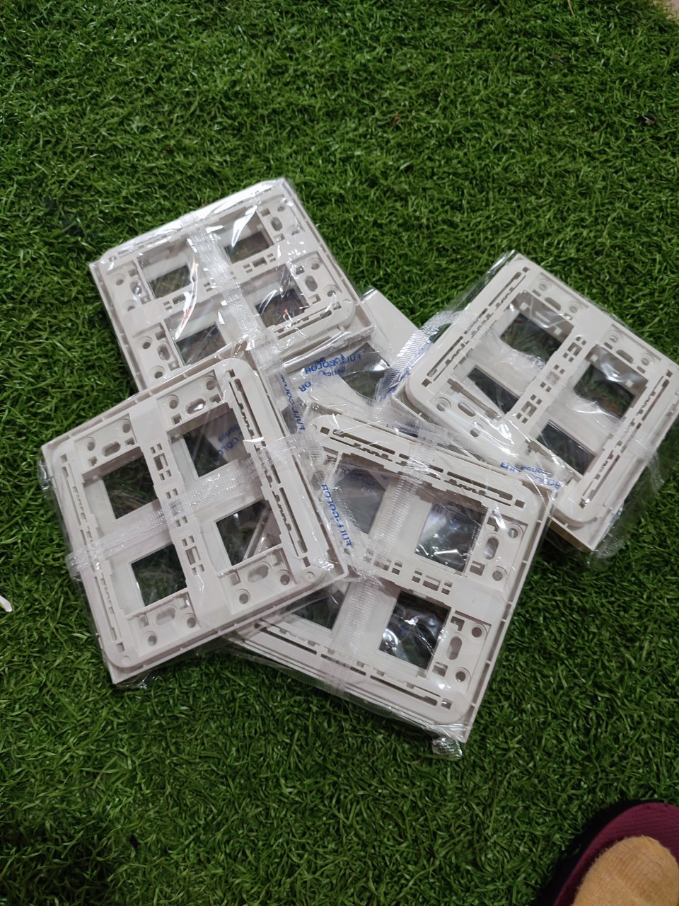Hộp 10 Cái Mặt 4