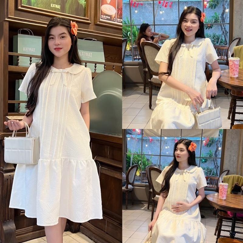 Đầm bầu tiểu thư cổ sen đính nơ vải gấm lụa gân 3D thanh lịch, sang trọng - Kem