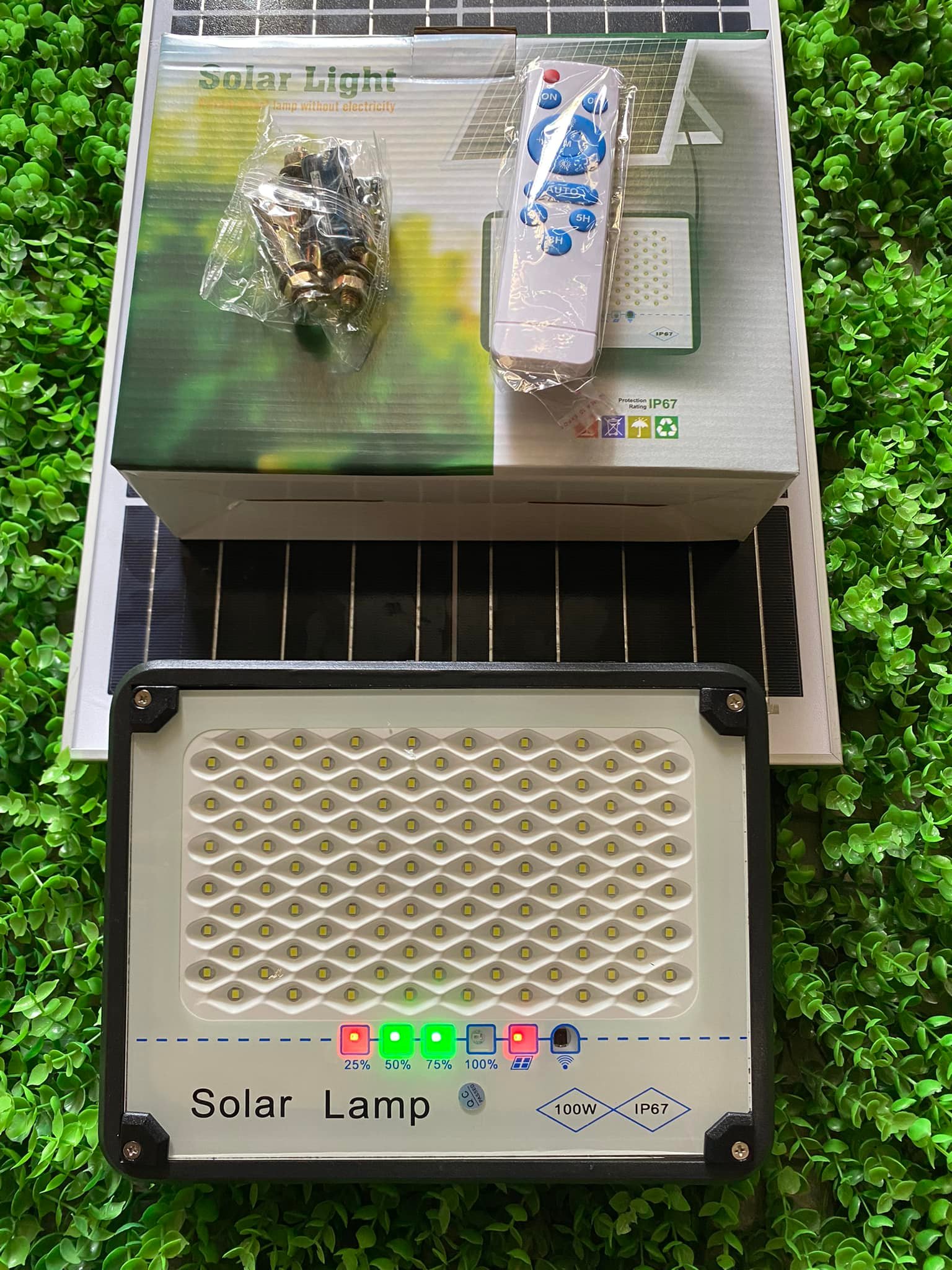 đèn năng lượng mặt trời chống loá,chống nước ip67 tặng điều khiển