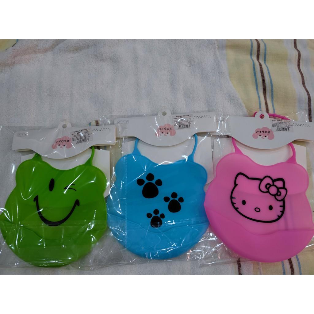Yếm ăn silicone cho bé từ 0-3 tuổi , thương hiệu Aiueo Nhật Bản.
