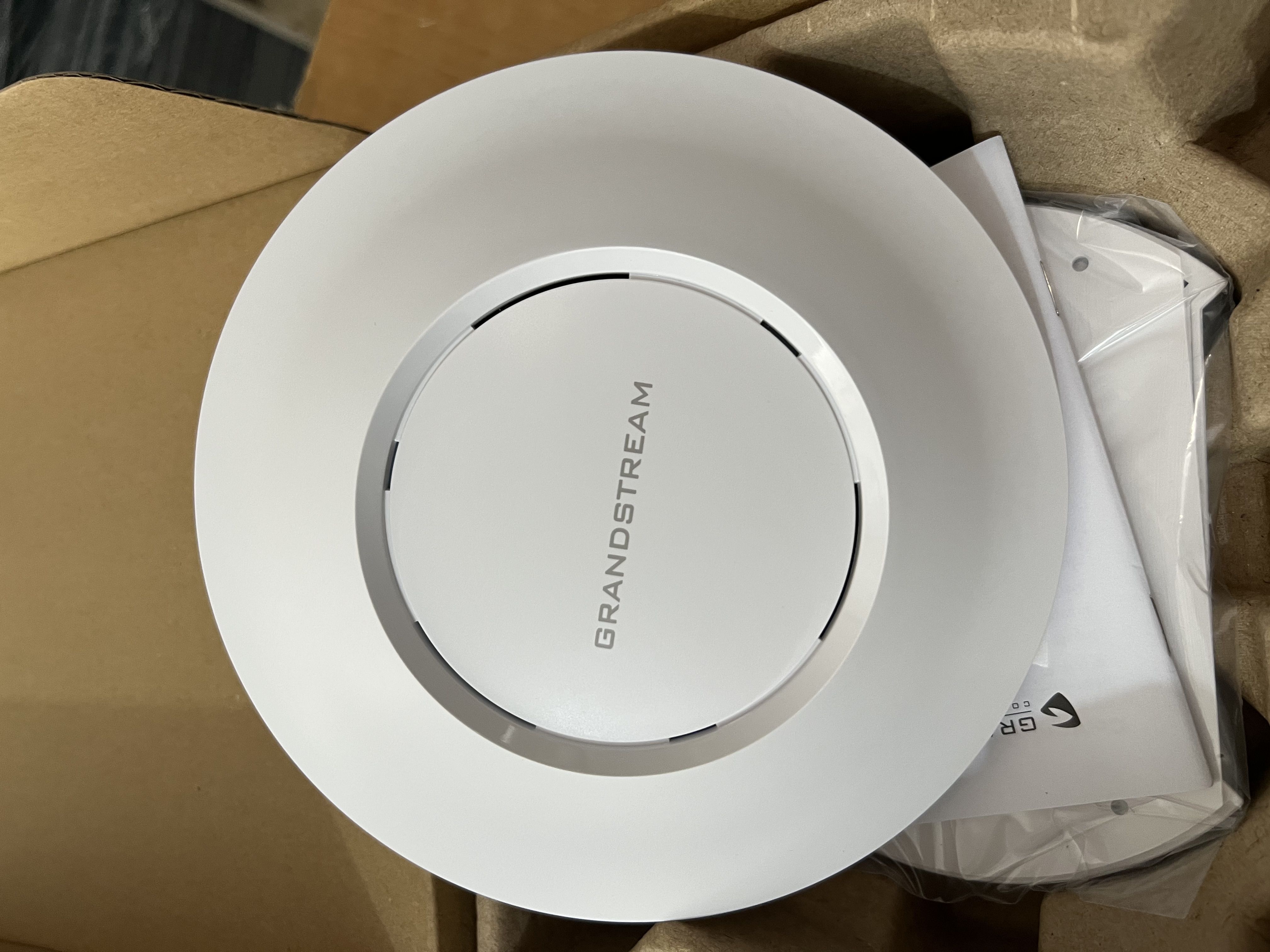Bộ phát wifi Grandstream GWN7605 Chuẩn AC MU-MIMO 1167Mbp