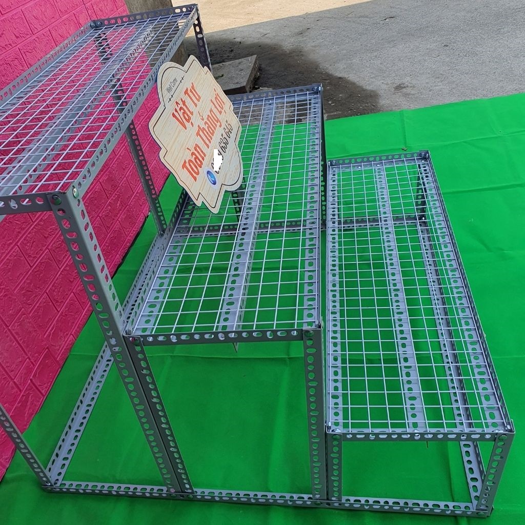 Kệ Sắt V lỗ Bậc thang 3 bậc khung V3x3cm Vỉ lưới sắt làm bậc rộng 30cm x dài 1.2m