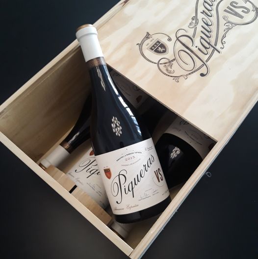 Rượu vang Organic Piqueras VS Monastrell & Garnacha Tintorera kèm túi hộp,đồ khui