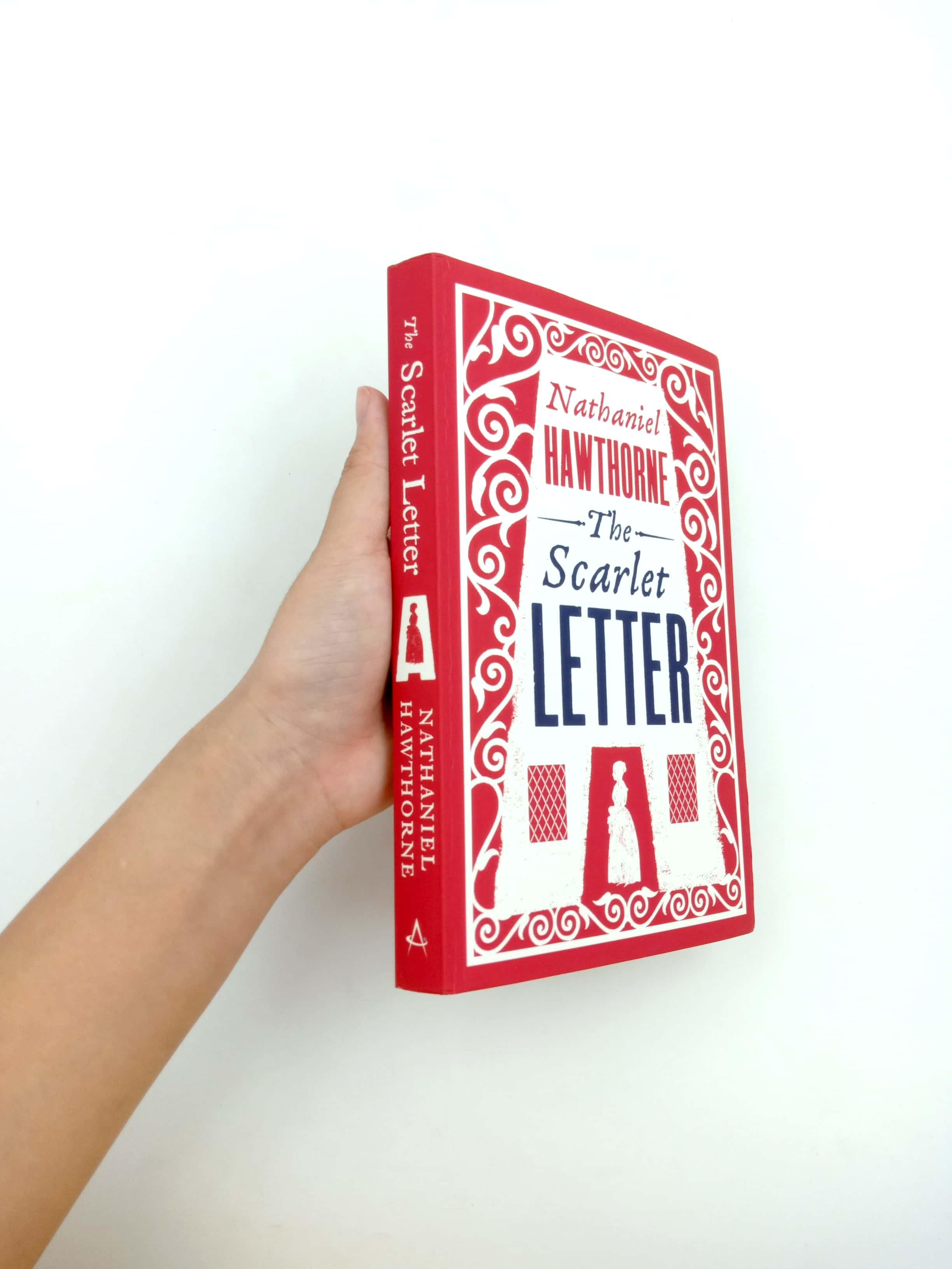 The Scarlet Letter (Alma Classics Evergreens)