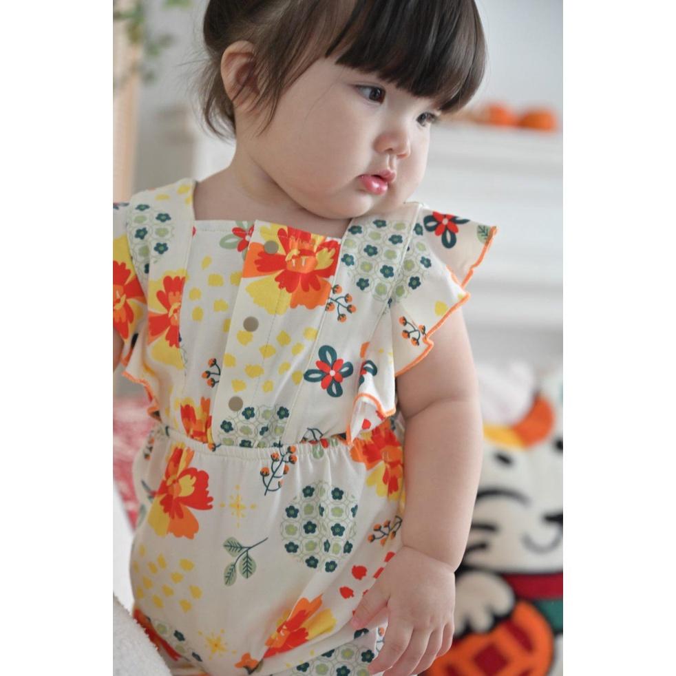 Bộ áo liền quần tay bèo bé gái 0 - 18 tháng vải vải cotton họa tiết Tết Á Đông TROM1-1647 | OETEO Abundance of Blooms