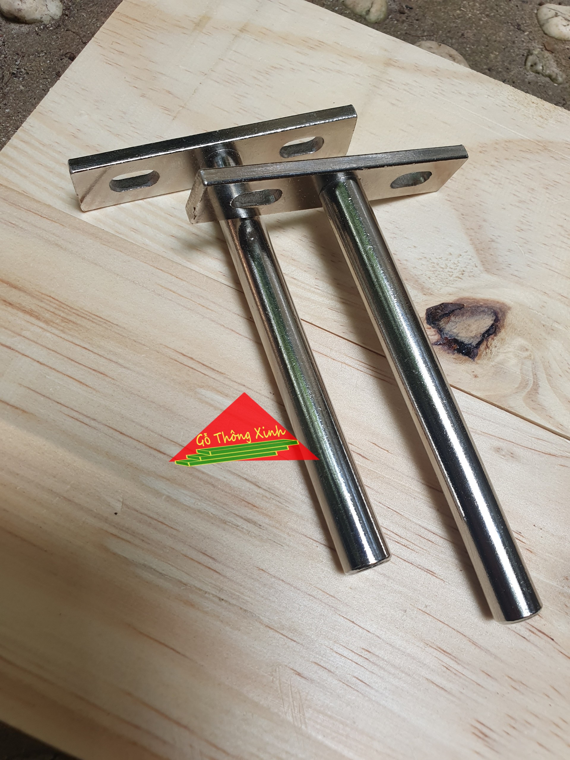 Cặp giá đỡ kệ treo tường bằng inox dài 10cm chịu lực tốt, âm vào gỗ tạo tính thẩm mỹ cao,đẹp chắc chắn