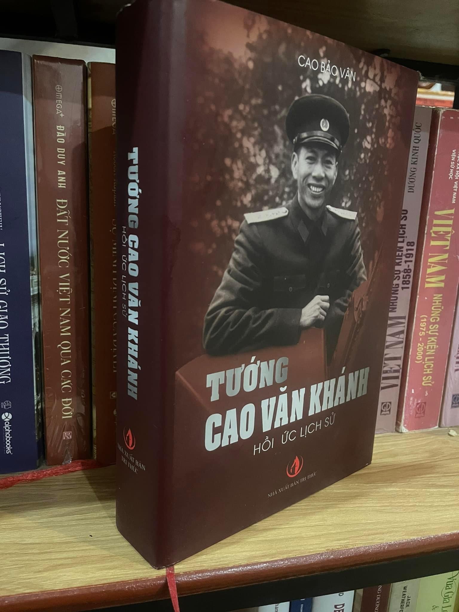 Tướng Cao Văn Khánh - Hồi Ức Lịch Sử (Bìa Cứng)