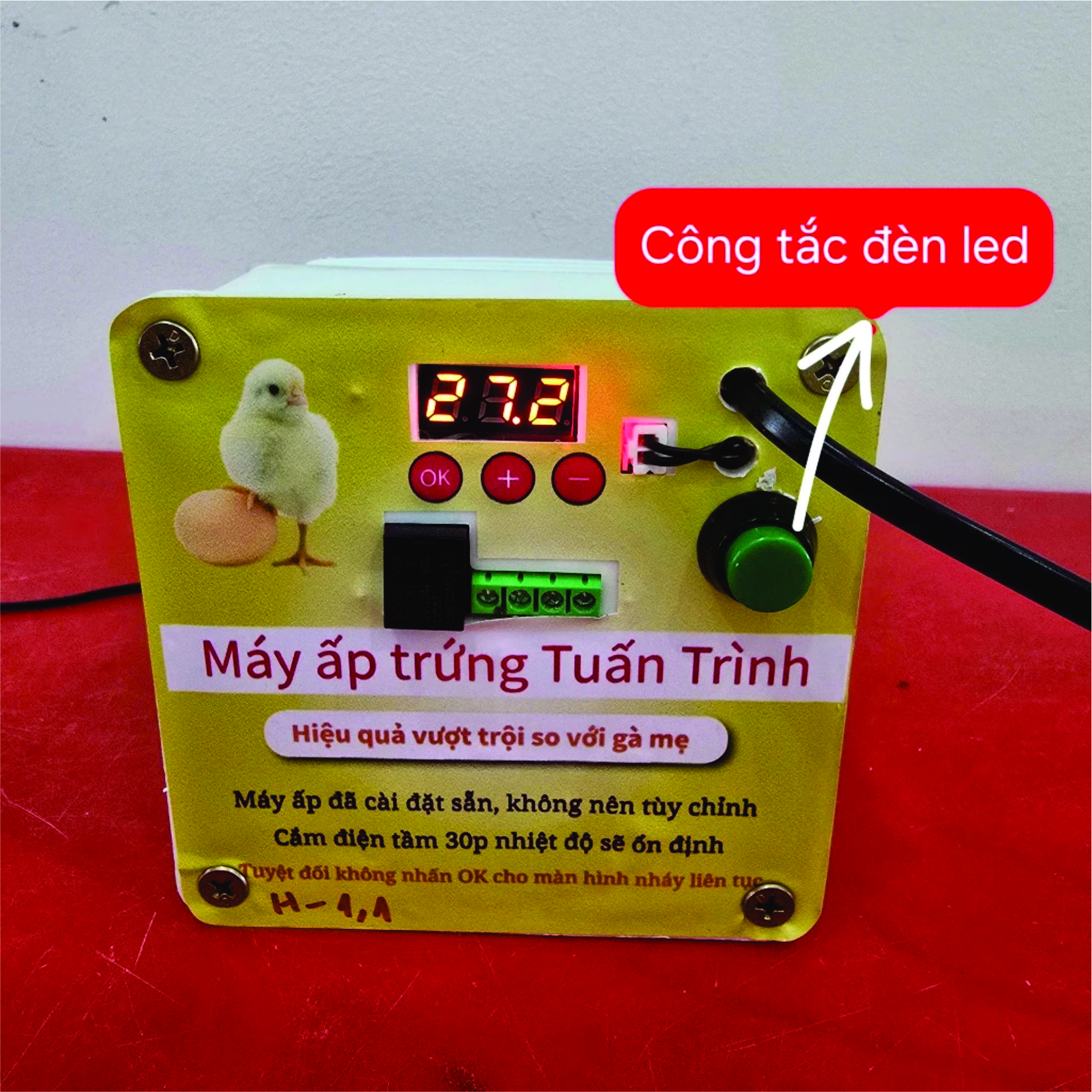 Bộ máy ấp trứng cacbon tích hợp đèn led chiếu sáng bên trong cho gà vịt ngan ngỗng hàng nhập khẩu
