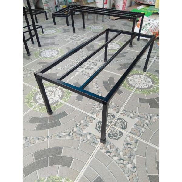 Kệ thép Dài 80cm. Rộng 40cm. Cao 30cm. 2 nan phụ. 4 chân. Hộp thép 2*2cm