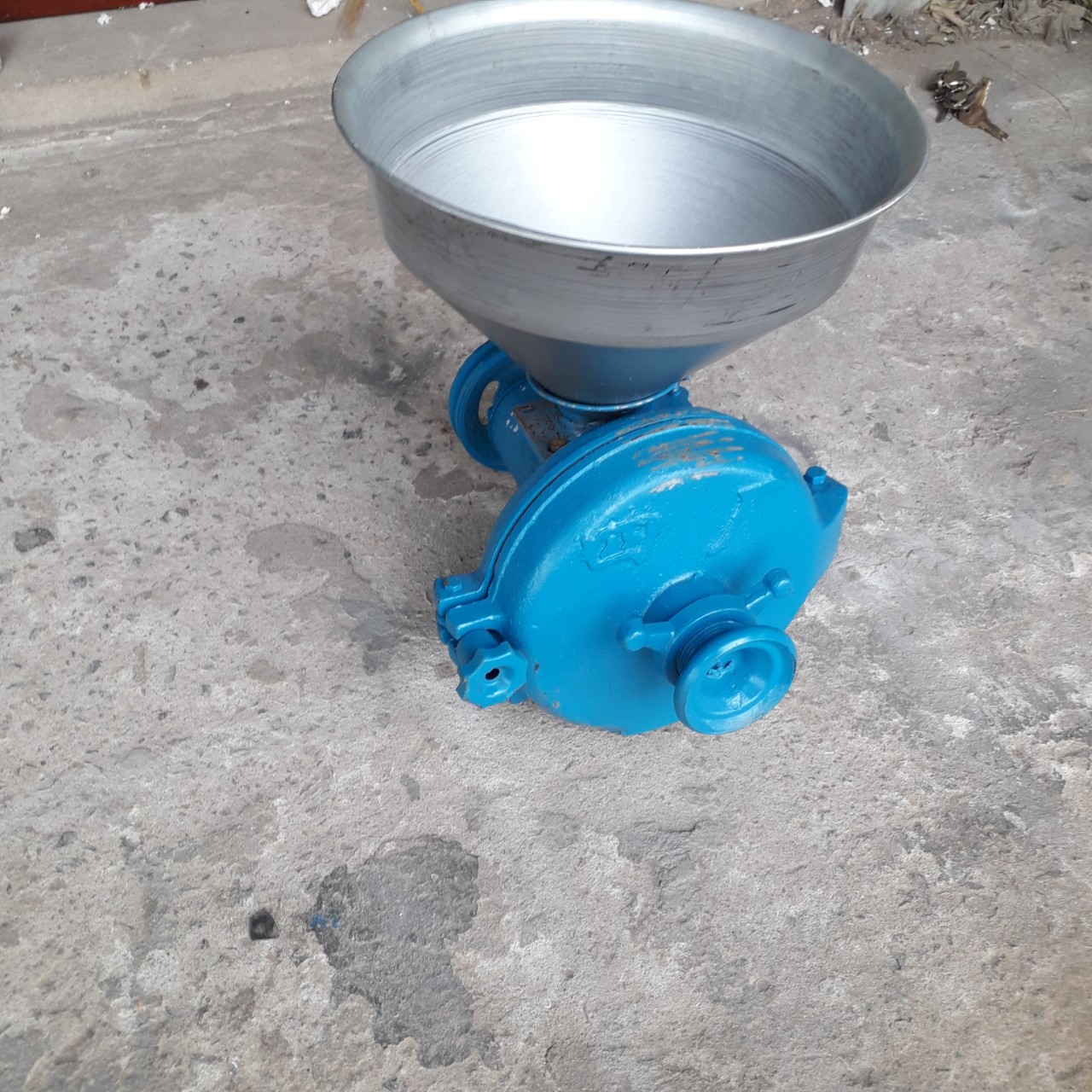 Đầu máy nghiền bột khô, vỡ ngô chạy dây curoa S170