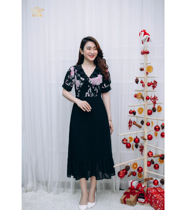 Đầm form A thiết kế trung niên Cổ tim bèo kết nút tay ngắn Đen hoa hồng TTV1184