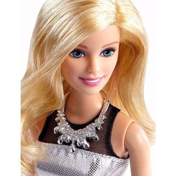 Tủ quần áo kèm búp bê thời trang đẳng cấp của Barbie TN