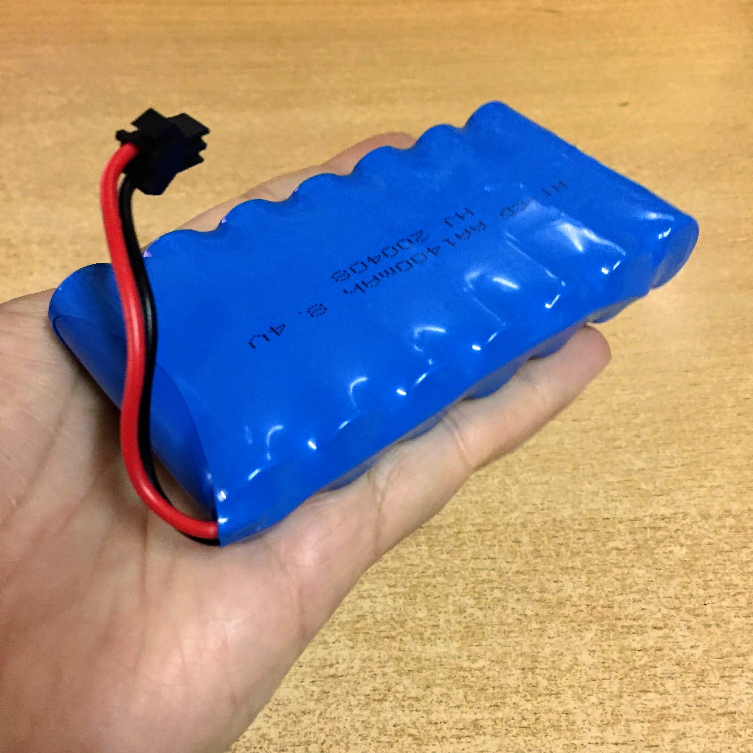 Pin sạc 8.4V dung lượng 1400mAh chân SM càng cua đen