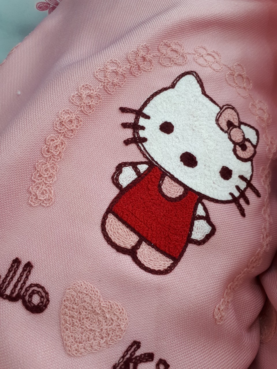 RÈM KITTY CHỈ NỔI SIZE 1M NGANG X 2.7M CAO ( 1 TẤM )