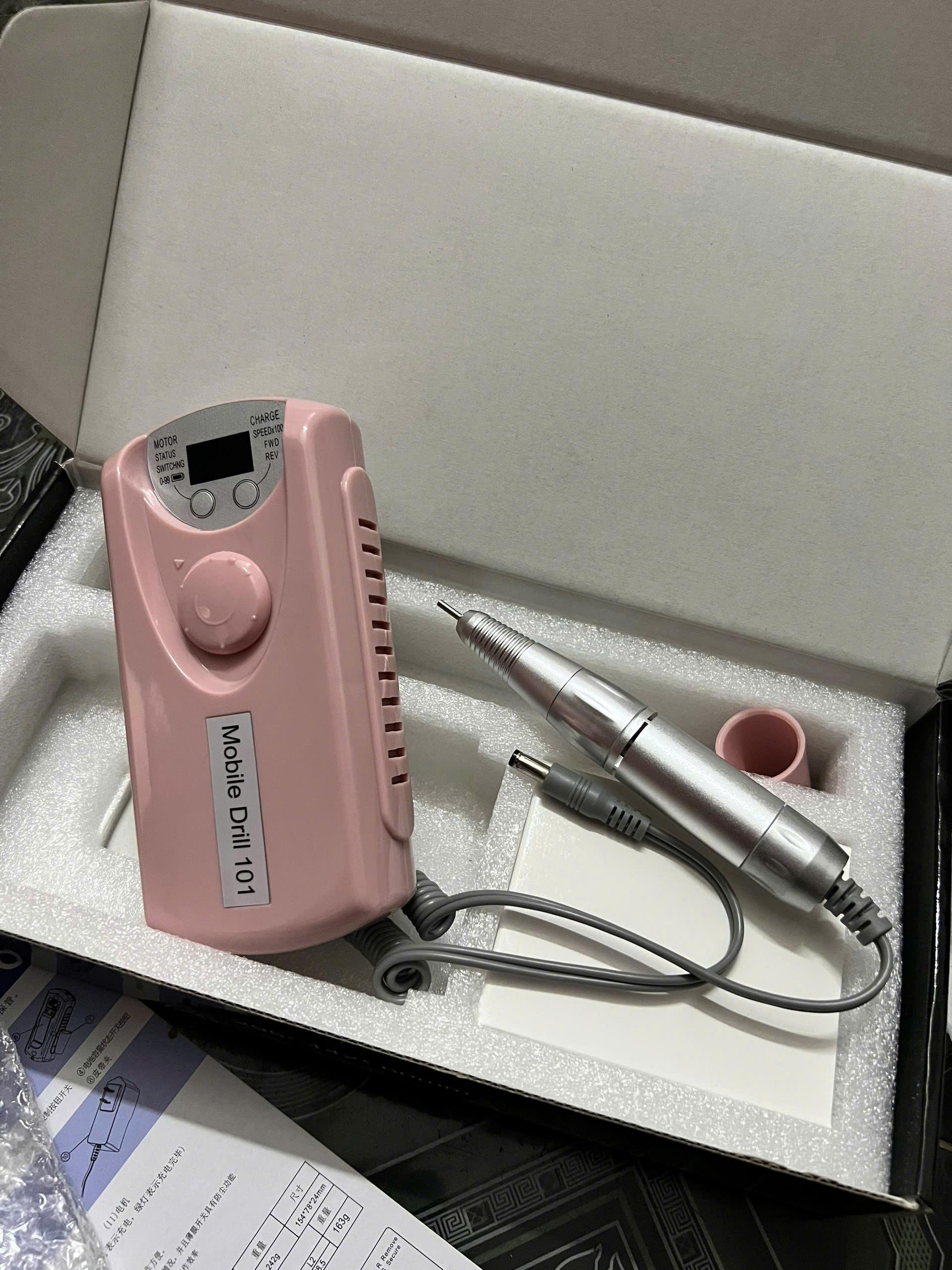 Máy Mài Móng Tích Điện Drill 101 Tay Cầm Trắng Nhẹ Tay Chạy Êm, Tích Điện Lâu, Kèm 6 Đầu Mài, Hiển Thị Pin, 30000 Vòng/Phút