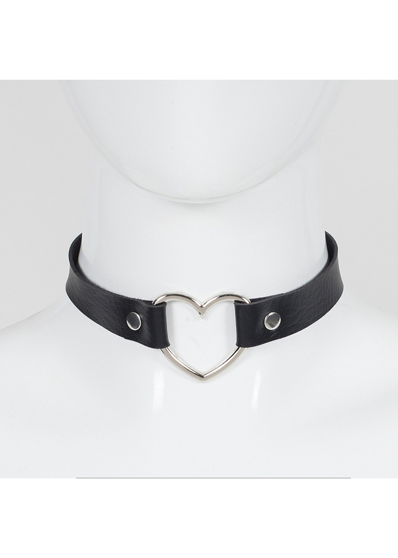 Vòng cổ choker dây da khuôn trái tim rỗng sành điệu