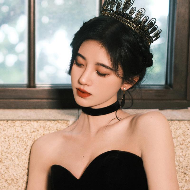 Dây chuyền, vòng cổ choker màu đen sang chảnh và cá tính