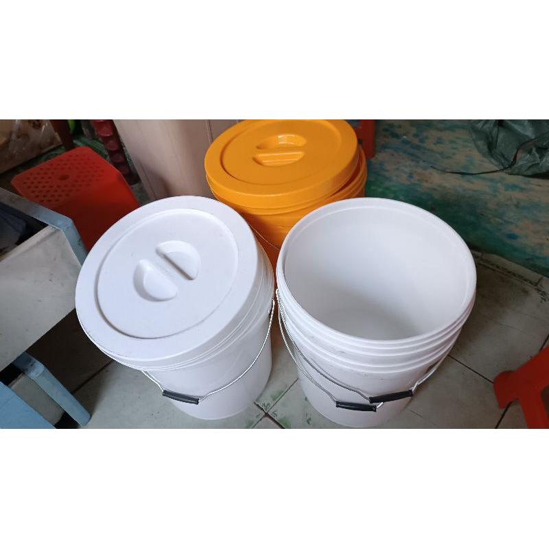 Thùng sơn 20 lít có quai sắt