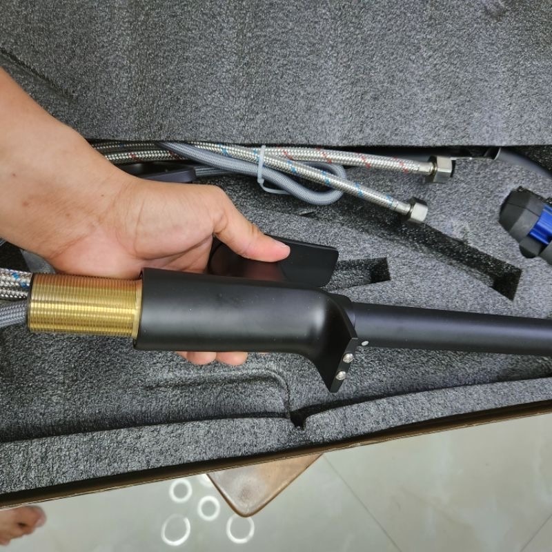 Vòi rửa chén nóng lạnh dây rút / vòi rửa chén nóng lạnh bằng đồng màu đen
