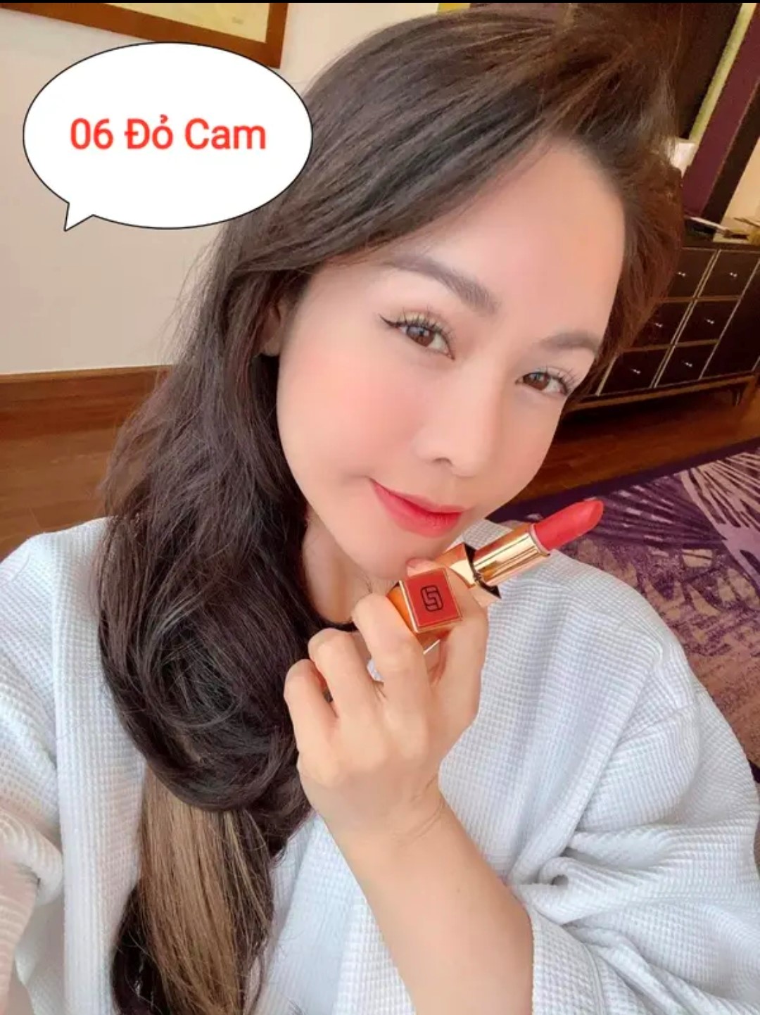 No.6 - Màu đỏ cam - Son lì siêu mịn cao cấp Hàn Quốc - Golden Velvet Lipstick - Laura Sunshine - Nhật Kim Anh